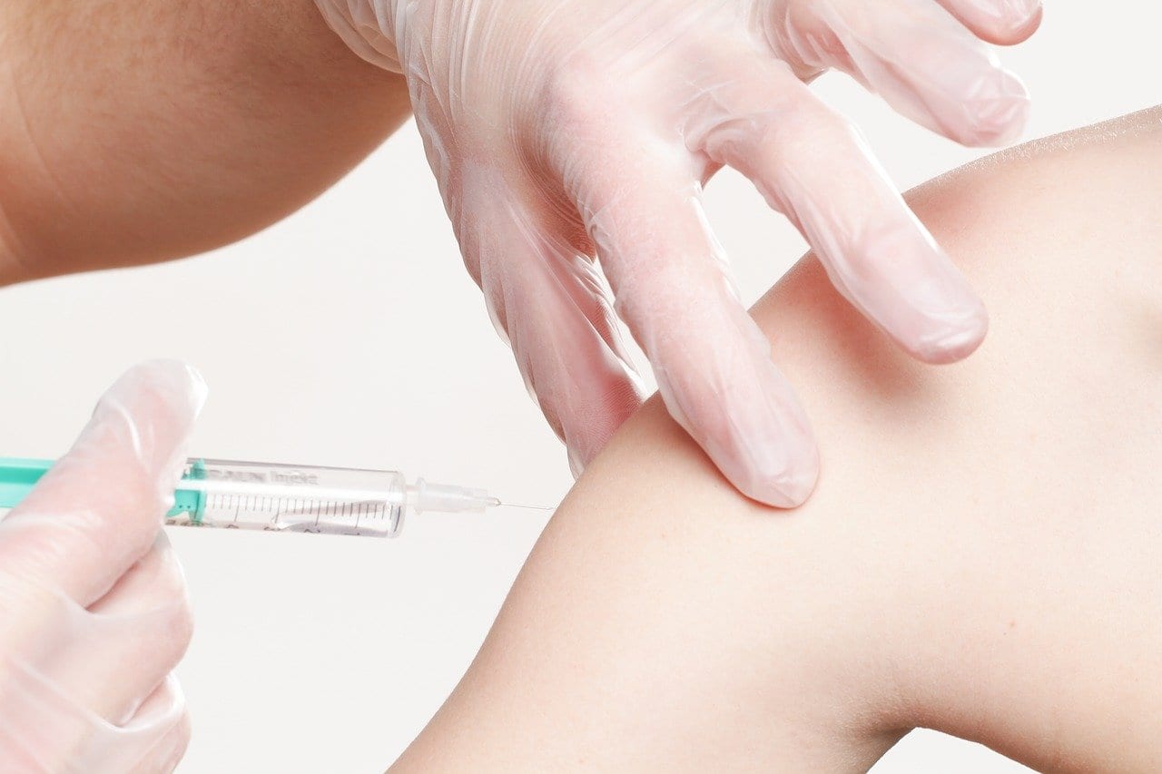 Около 90 000 жителей Рязанской области сделали прививку от COVID-19