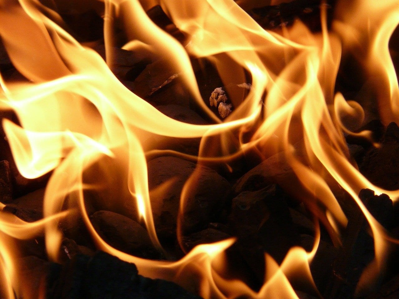 В Рязанском районе трое молодых людей украли и сожгли автомобиль ради забавы