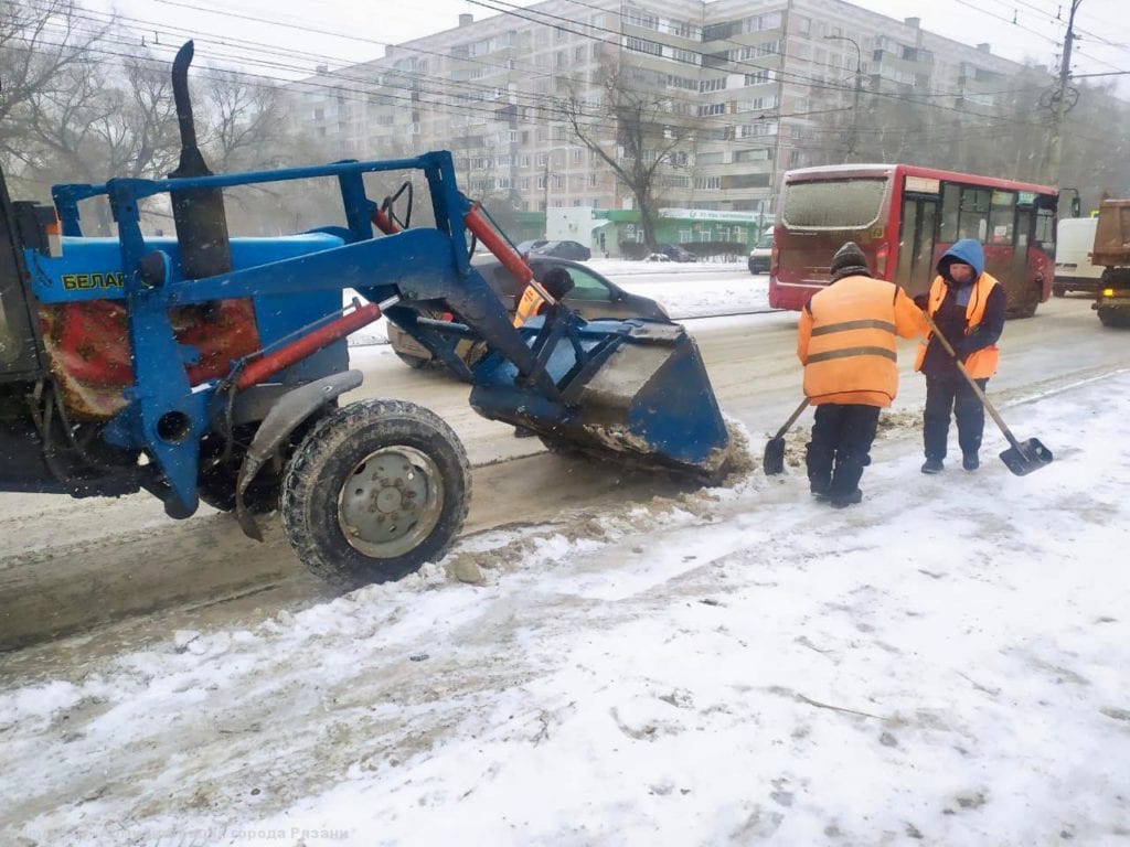 Мэрия показала, как в Рязани борются с последствиями снегопада