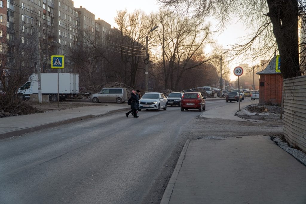 Рязанцы обратили внимание на опасность неправильно установленных дорожных знаков После ремонта улицы Татарской появились неправильно установленные знаки пешеходного перехода. Сообщение об этом появилось в группе Городские проекты в Ряза