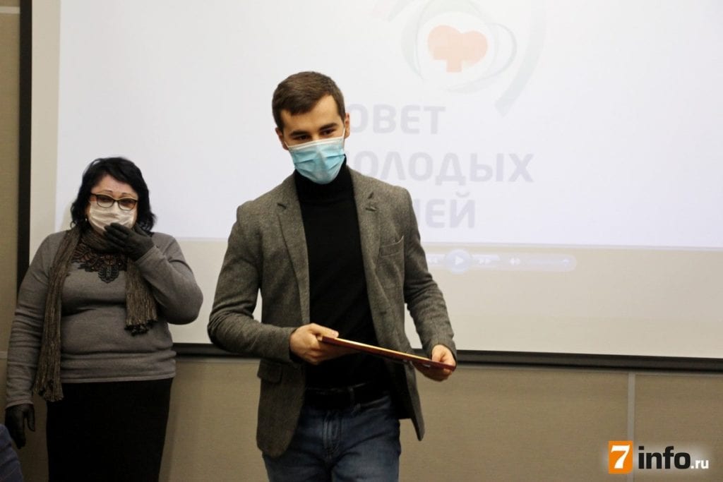 Рязанский врач получил сразу две награды в региональном конкурсе