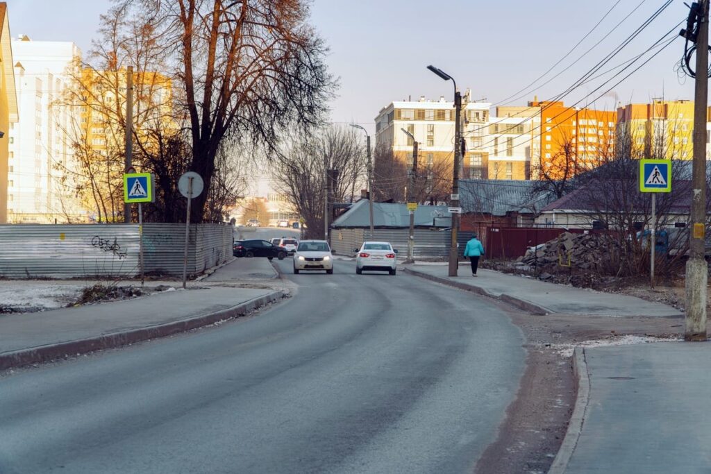 Рязанцы обратили внимание на опасность неправильно установленных дорожных знаков После ремонта улицы Татарской появились неправильно установленные знаки пешеходного перехода. Сообщение об этом появилось в группе Городские проекты в Ряза