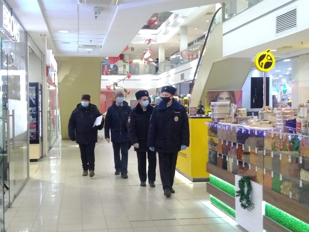 В Рязани проверили соблюдение масочного режима в торговых центрах