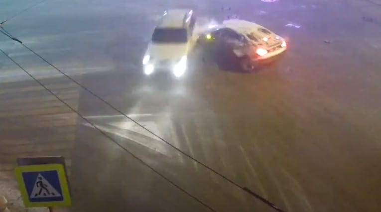 ДТП с внедорожником в центре Рязани попало на видео