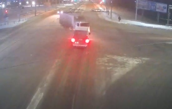 Ещё одна авария на Московском шоссе попала на видео