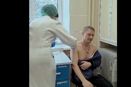 Председатель Рязанской облдумы сделал прививку от коронавируса