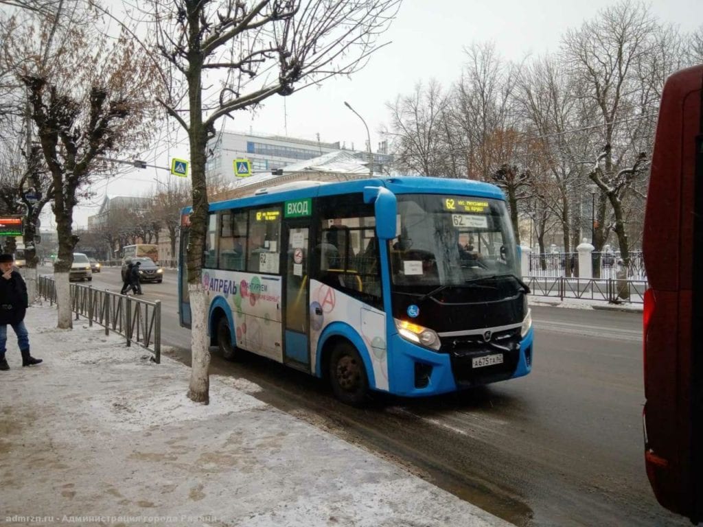 В Рязани на центральной остановке вновь проверили соблюдение масочного режима в общественном транспорте