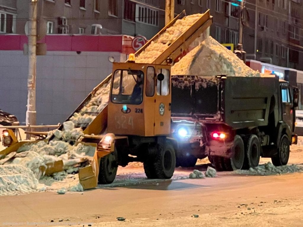 За одну ночь с улиц Рязани вывезли около 5 000 кубометров снега