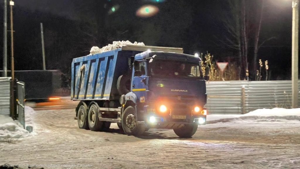 За одну ночь с улиц Рязани вывезли около 5 000 кубометров снега