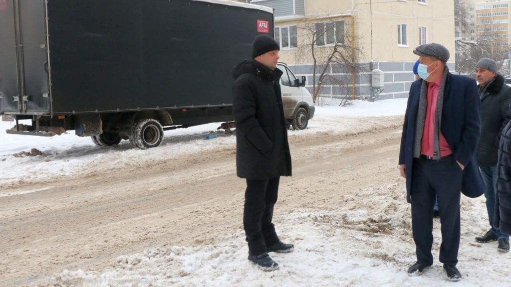 Владимир Бурмистров проинспектировал уборку снега в Железнодорожном районе Рязани
