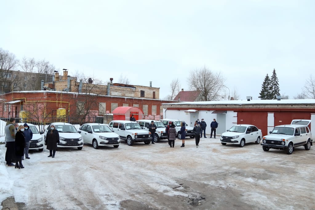 Новгородская область получила получила 24 автомобиля для медперсонала 17-ти райбольниц