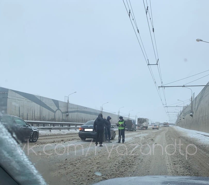 В тоннеле на Московском шоссе в Рязани произошла авария