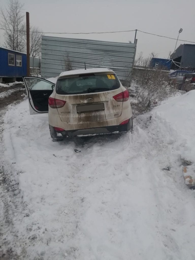На трассе М-5 в Рязани женщина на Hyundai врезалась в металлический забор