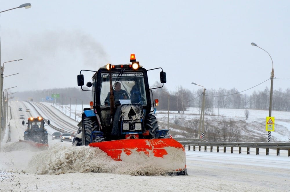 Власти Липецка заявили о расчистке от снега почти 90% дворов