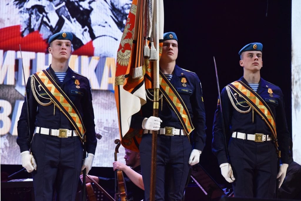 Любимов поздравил рязанцев с Днем защитника Отечества