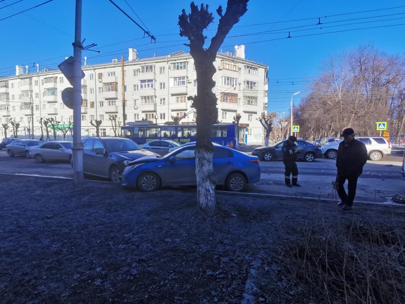 Появились фото с места массового ДТП на улице Циолковского в Рязани