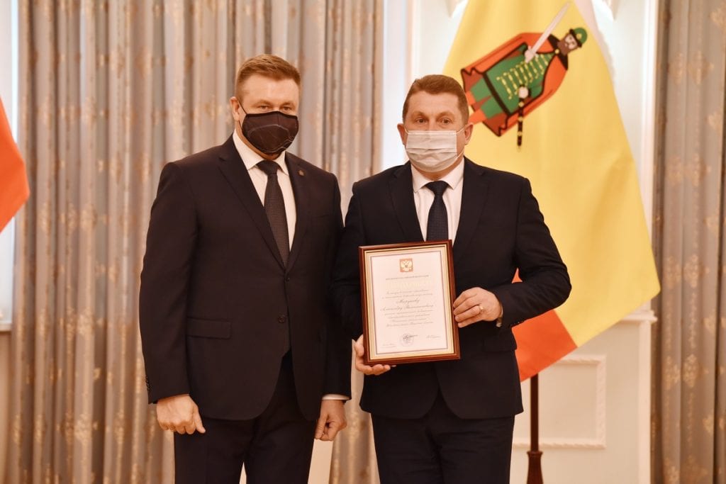 Любимов вручил госнаграды рязанским медикам и педагогам
