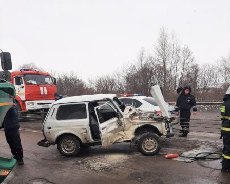 Водителя «Нивы» госпитализировали после столкновения с грузовиком на Северной окружной в Рязани