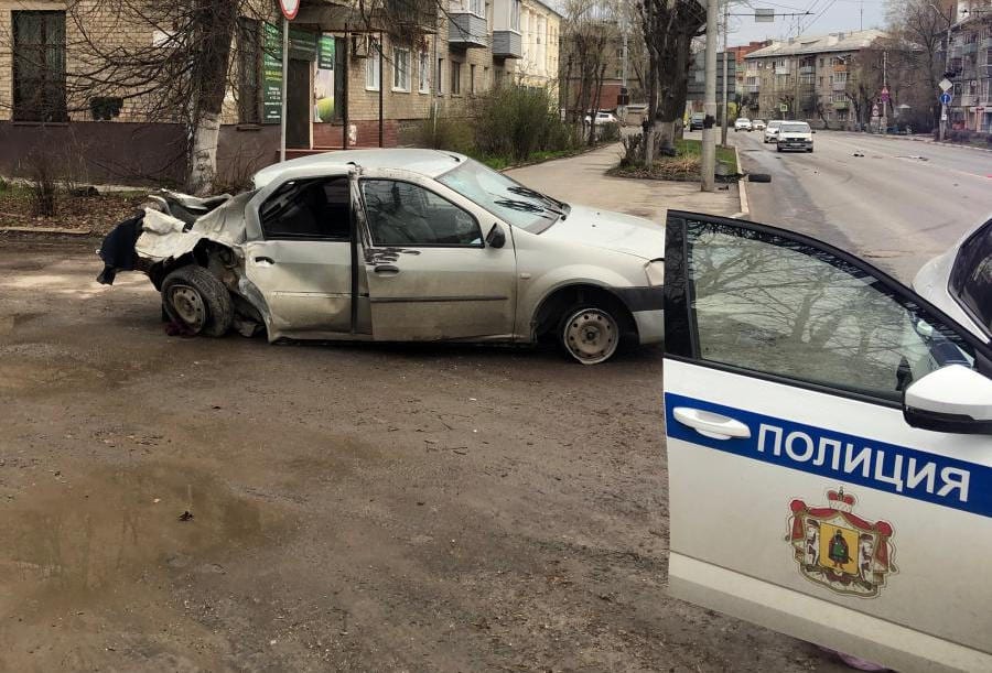 В ДТП в центре Рязани пострадала 16-летняя девушка, водителя ищут