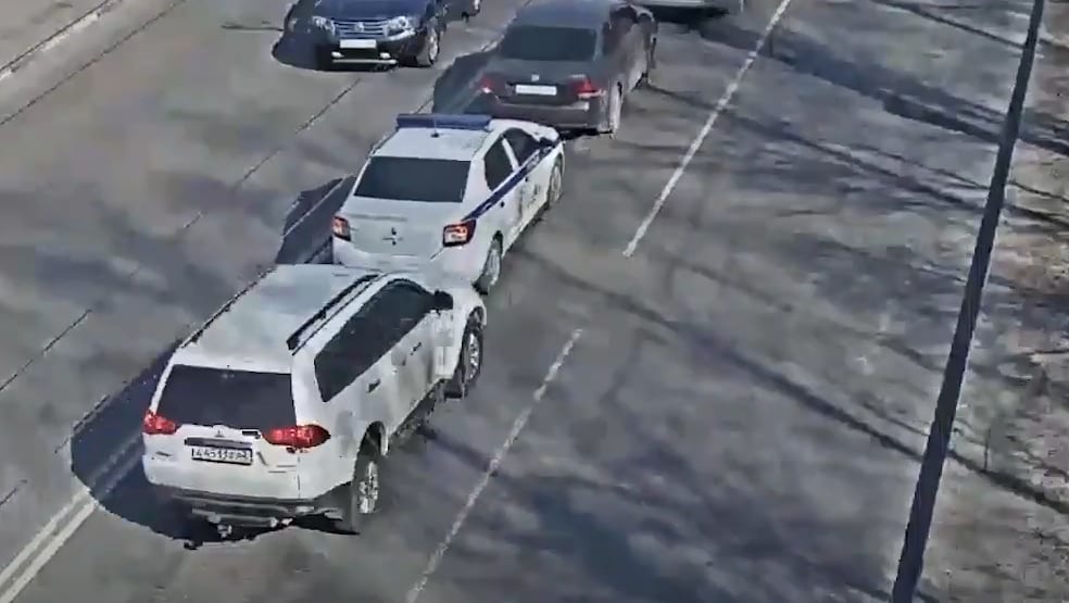 Момент ДТП с полицейским автомобилем в Рязани попал на видео