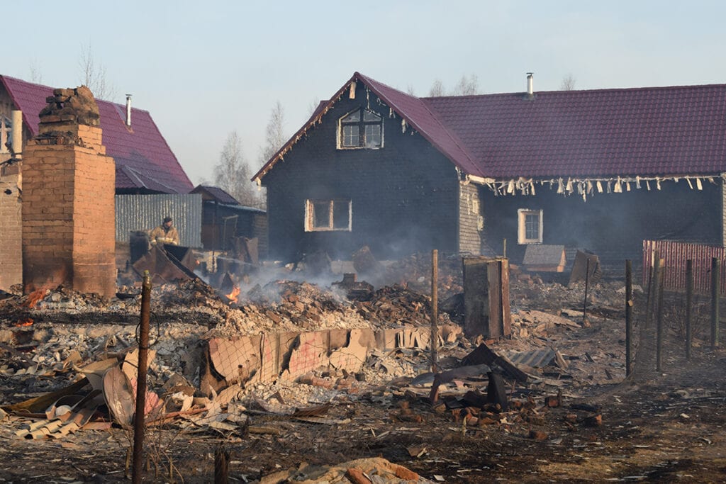 Названа причина пожара, уничтожившего 15 строений в шацкой деревне