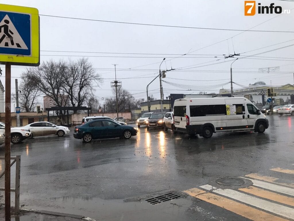 Светофоры на улице Каширина в Рязани перестали работать