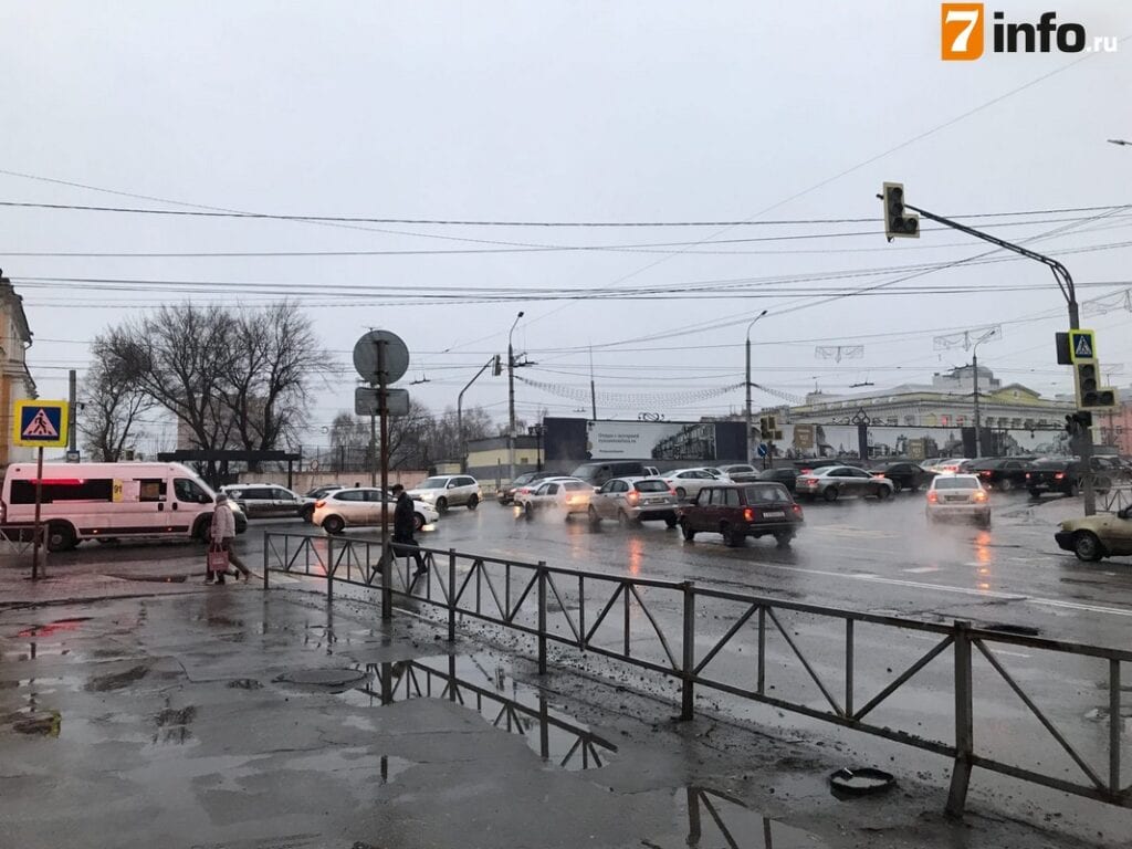 Светофоры на улице Каширина в Рязани перестали работать