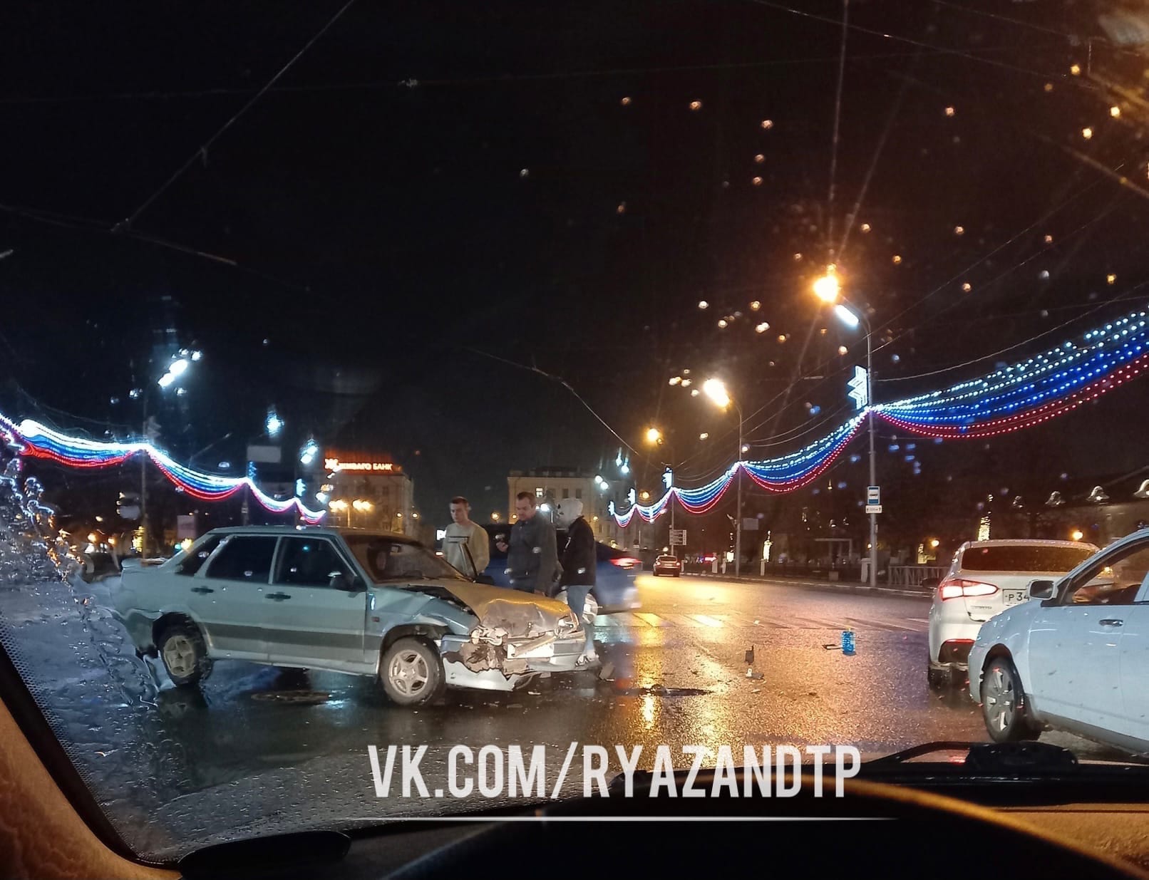 Жесткая авария произошла на площади Ленина в Рязани