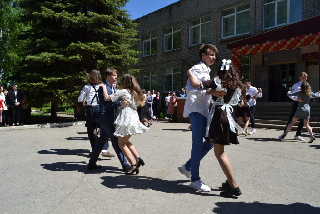 В школах Рязанской области прозвенели "Последние звонки"