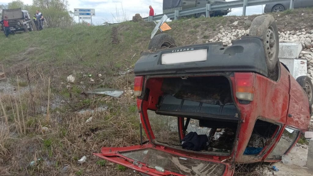Появились фото с места ДТП в Чучковском районе, в котором пострадали подростки Подростки попали в ДТП в Чучковском районе. В результате пострадали два человека.