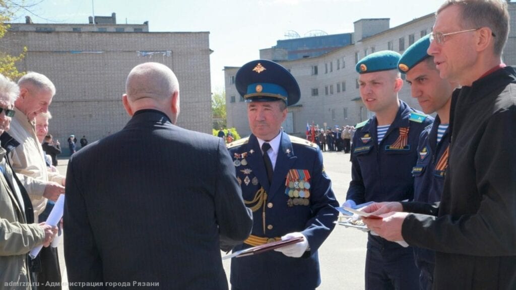 Рязанское высшее военное училище связи отметило 80-летие