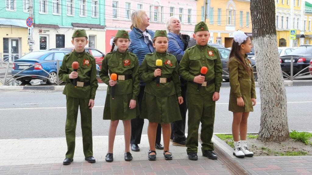 "Фронтовые бригады" споют в более 200 рязанских дворах Для создания праздничного настроения бригады исполнят любимые и знакомые песни, прочитают стихи.