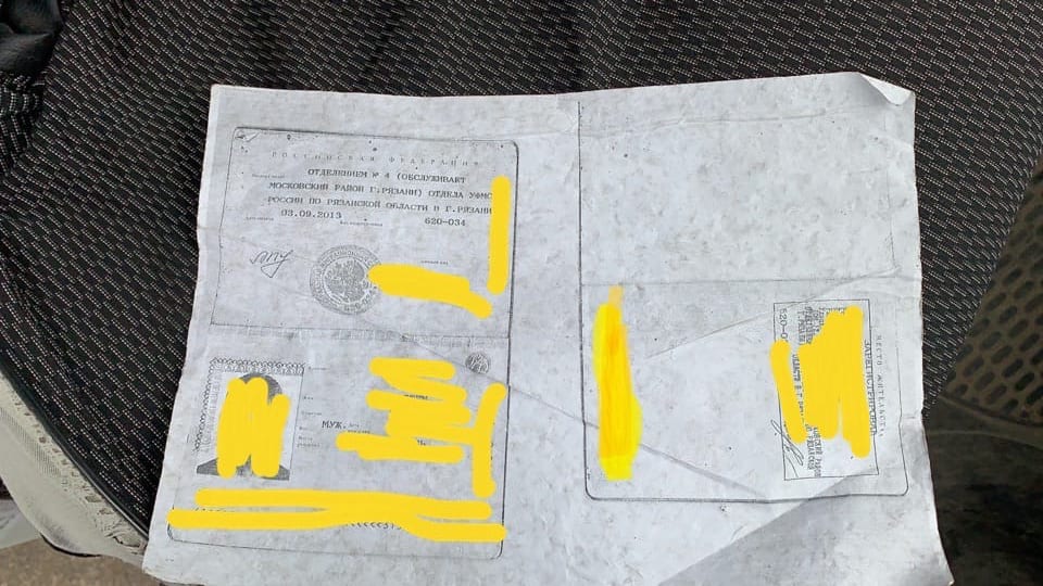 На дороге в Рязани разбросаны листы с паспортными данными – соцсети