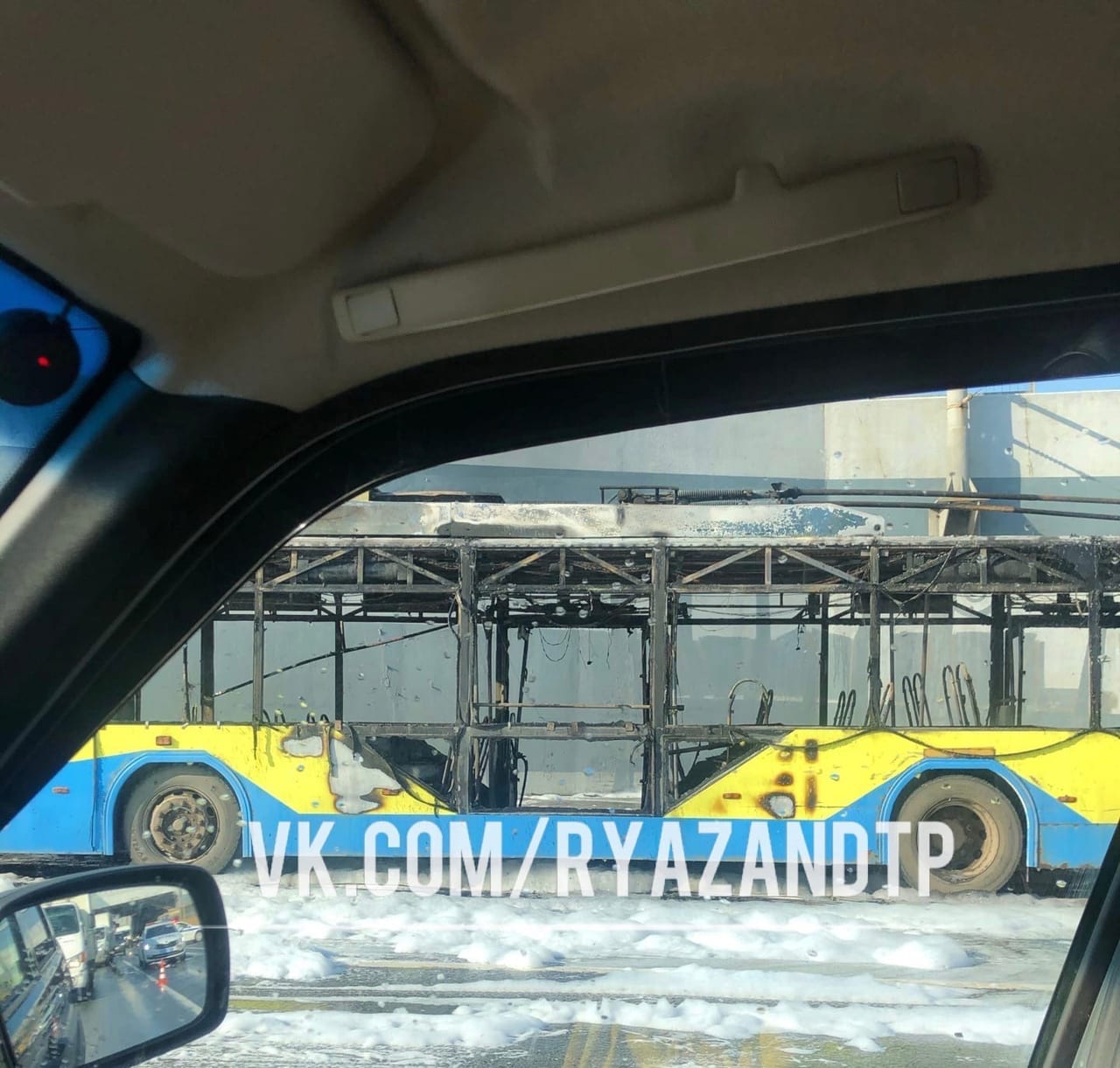 На Московском шоссе Рязани сгорел троллейбус