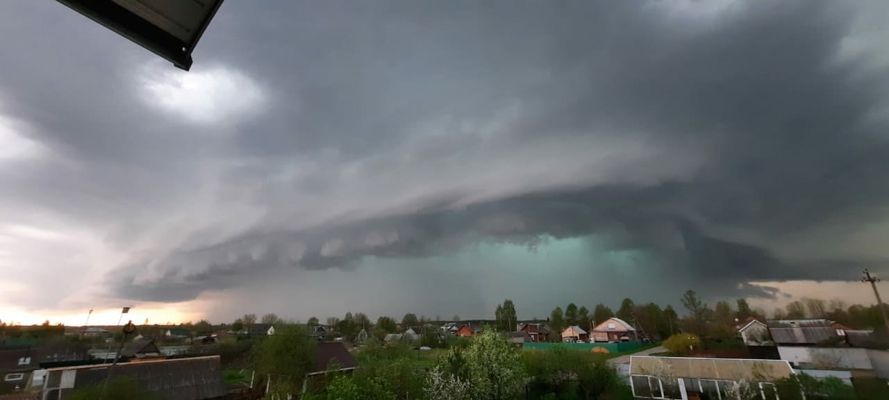 Торнадо в израиле. Смерч в Ярославской области 2021. Смерч в Любиме 15.05.2021. Торнадо в Ярославле. Ураган в Ярославской области.