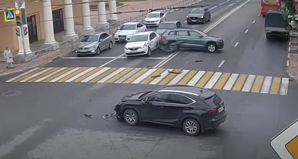 Массовое ДТП на улице Ленина в Рязани попало на видео