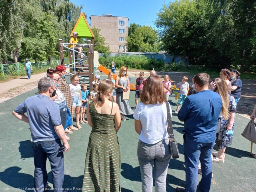 В Рязани появился сквер "Бабушкина радость"