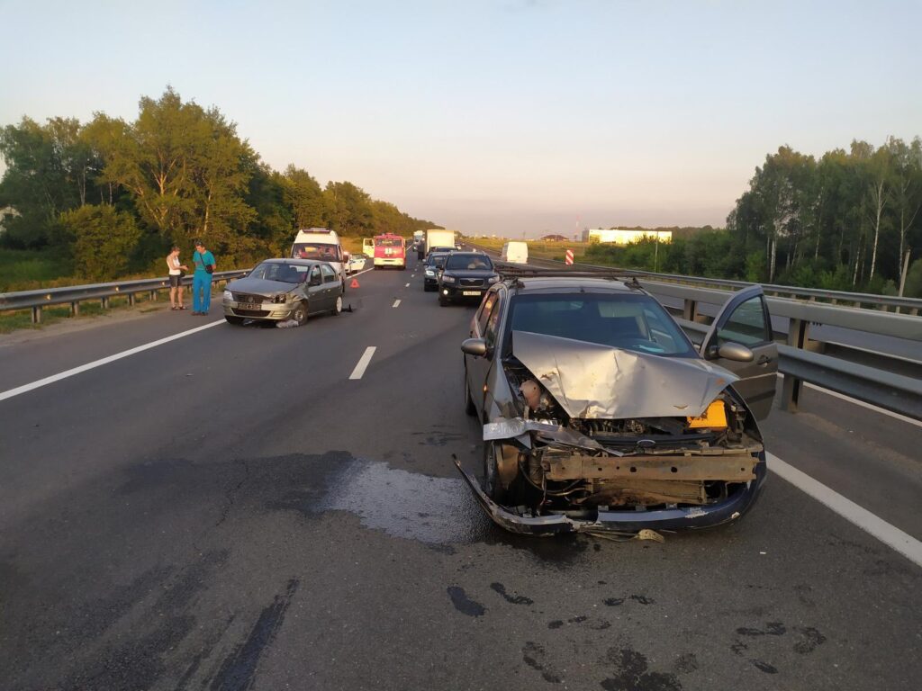В ДТП в Рязанском районе пострадали три человека 31-летний водитель автомобиля «Форд Фокус», житель Саратовской области, не выбрал безопасную дистанцию и столкнулся с автомобилем «Рено Логан» под управлением 51-летнего рязанца.