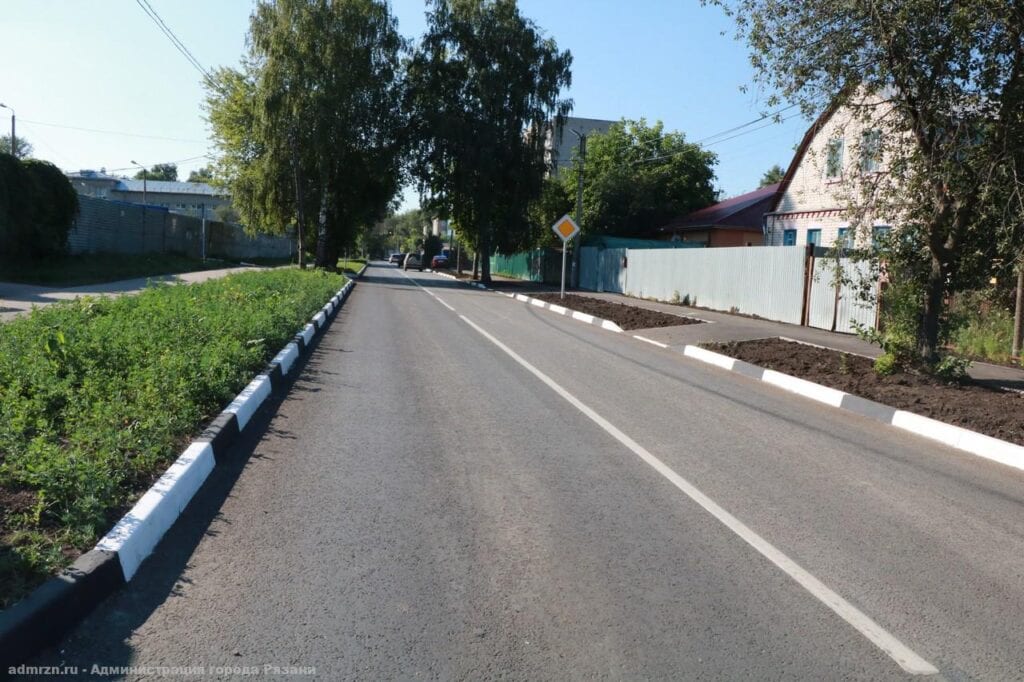 Комиссия приняла ремонт улицы Дачной в Рязани Ремонт делали в рамках двухлетнего контракта по нацпроекту «Безопасные и качественные дороги».