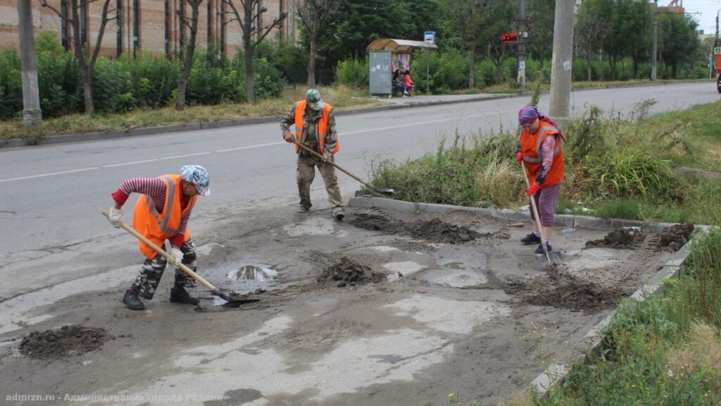 В Рязани продолжаются работы по благоустройству города