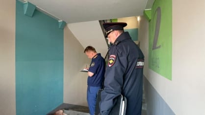 Расчлененное тело женщины нашли на лестничной площадке в Томском районе