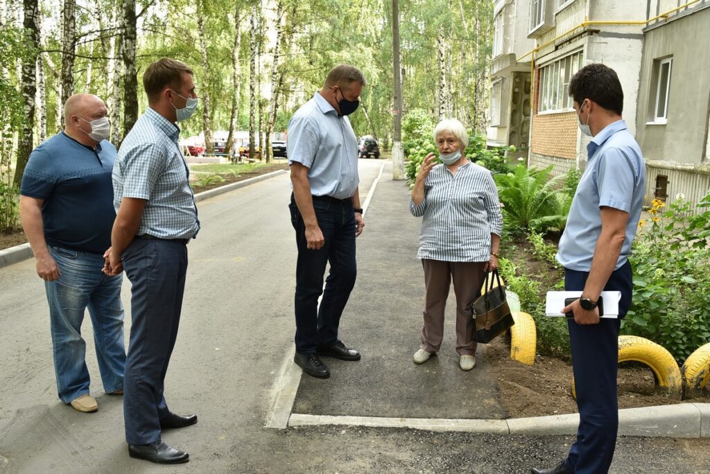 Губернатор Любимов: Работы по ремонту дворов должны быть завершены до 1 сентября