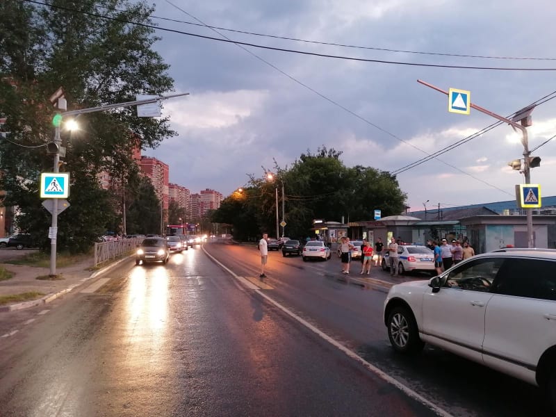 Пьяный рязанец на мотоцикле сбил женщину с 10-летним ребенком на Михайловском шоссе