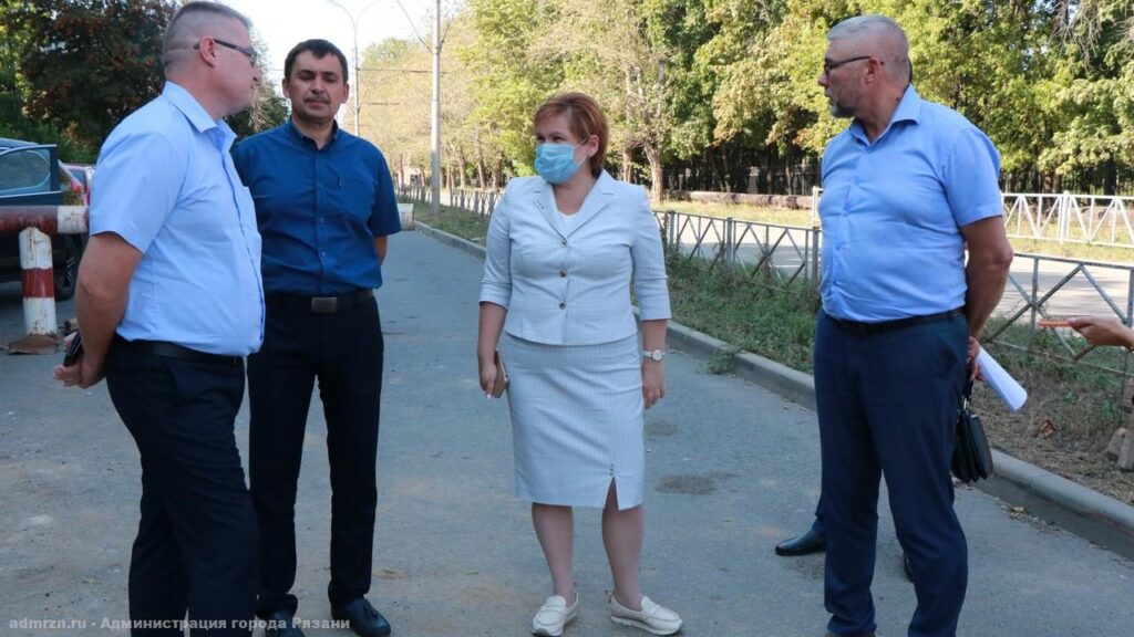 В Рязани продолжается подготовка к отопительному сезону 30 августа в рамках объезда глава администрации Елена Сорокина посмотрела ремонт магистральных тепловых сетей на участках улиц Новой и Братиславской, а также новую котельную в поселке Шпалозавода.