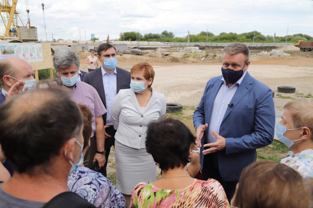 Губернатор поручил организовать ливневки возле новой школы в Кальном и ближайших домов