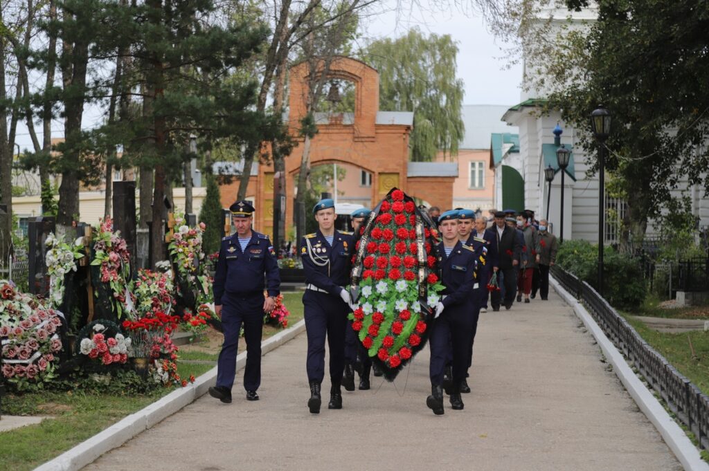 В Рязани почтили память погибших во время блокады Ленинграда Память погибших почтили минутой молчания и троекратным оружейным залпом.