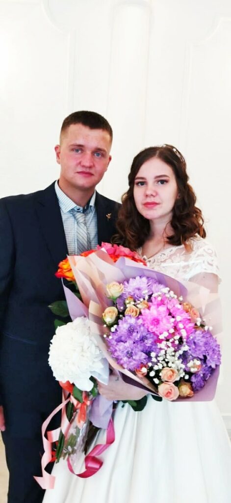 ГУ ЗАГС опубликовало фото молодожёнов из Касимовского района Главное управление ЗАГС Рязанской области опубликовало фото молодожёнов из Касимовского района. Эти люди расписались в торжественной обстановке в субботу, 18 сентября. 