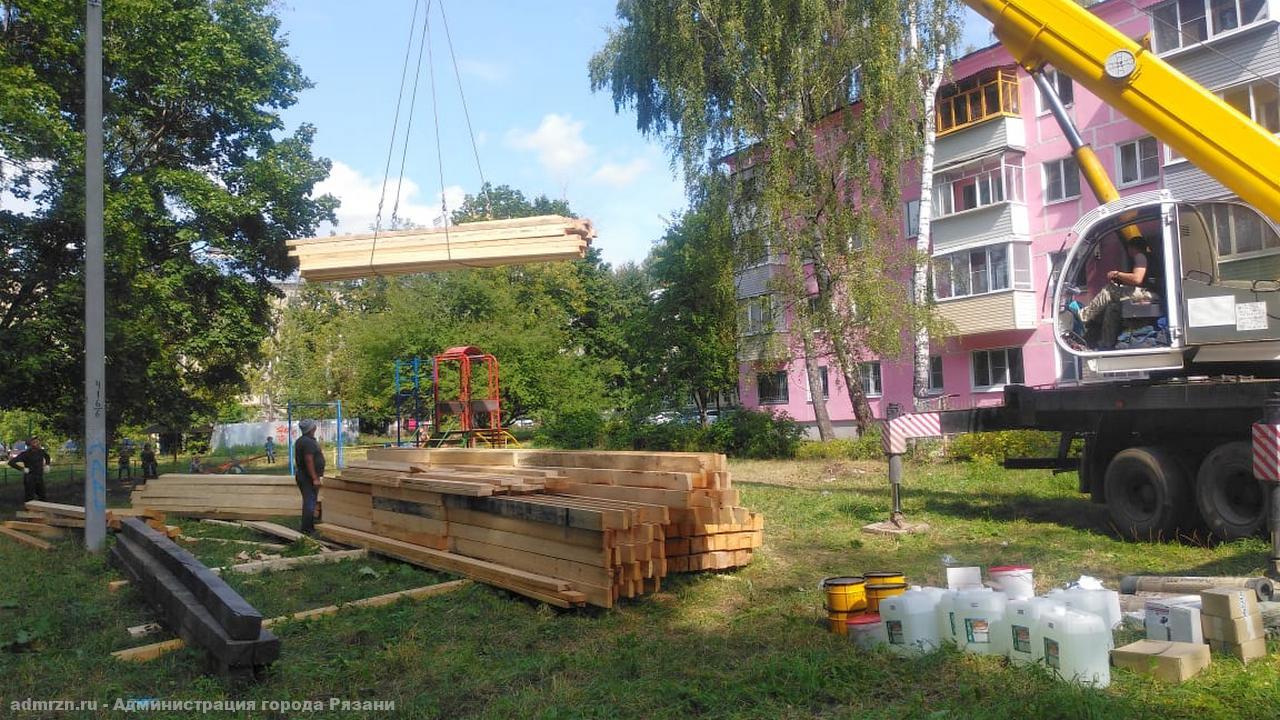 В Рязани начали ремонтировать крышу горевшего на Черновицкой дома