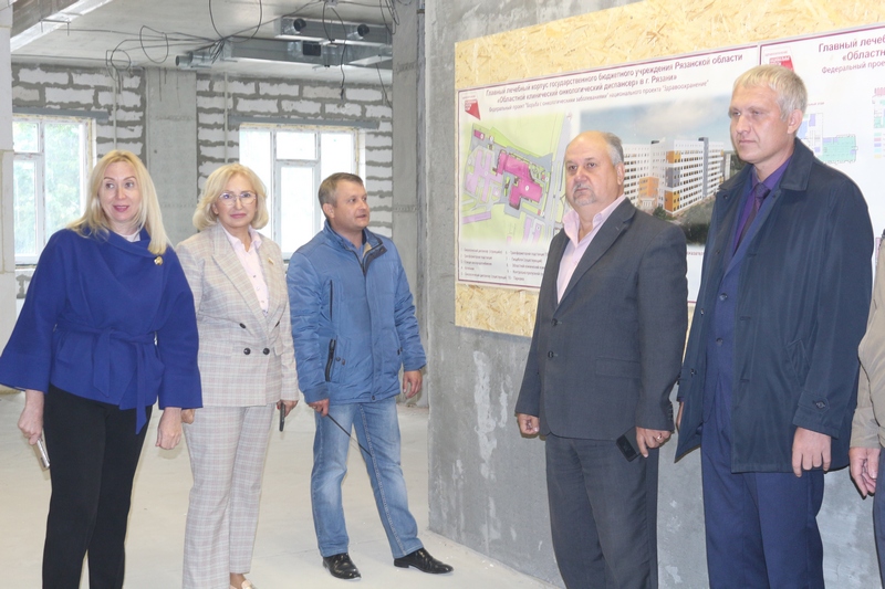 Депутат областной Думы проконтролировала ход строительства главного корпуса областного онкологического диспансера