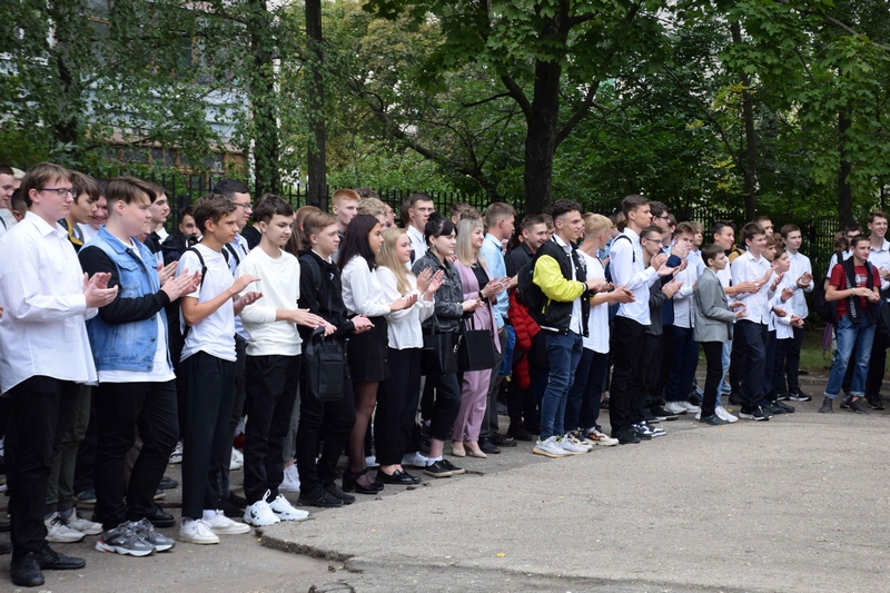 Школьник и студенты получили поздравления с Днём знаний от Рязанской НПК